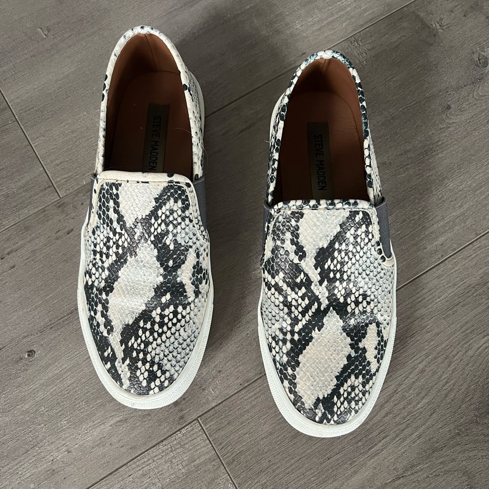 Steve Madden womens slides